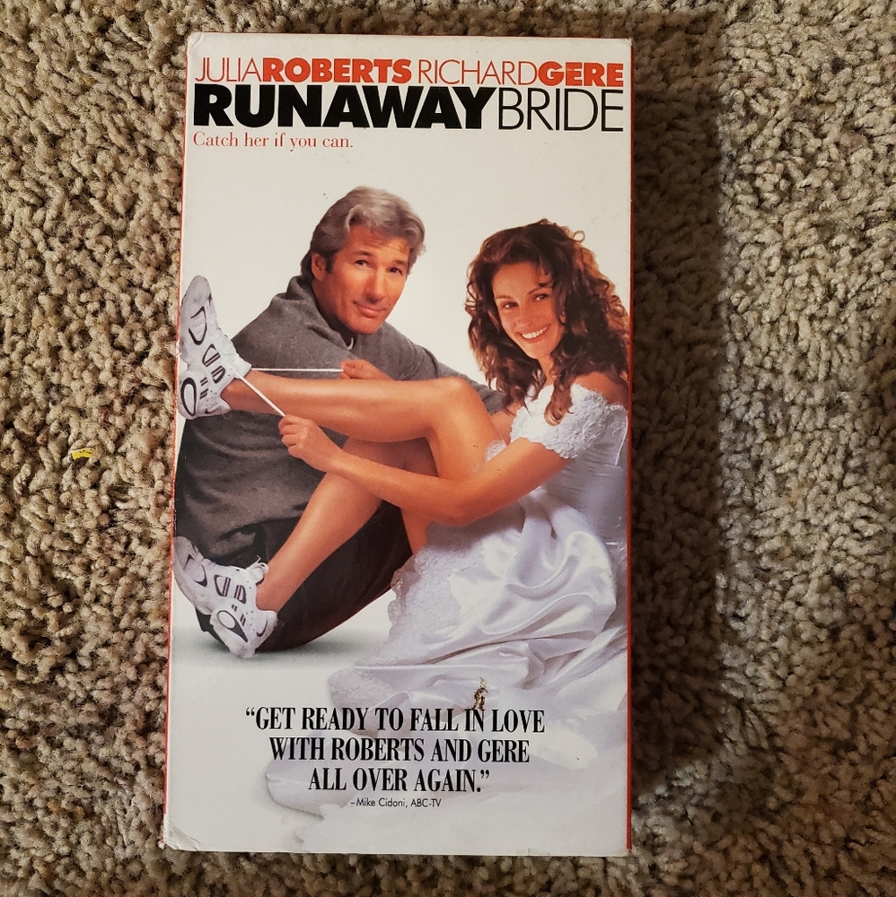 Runaway Bride VHS - Picture 1 of 6